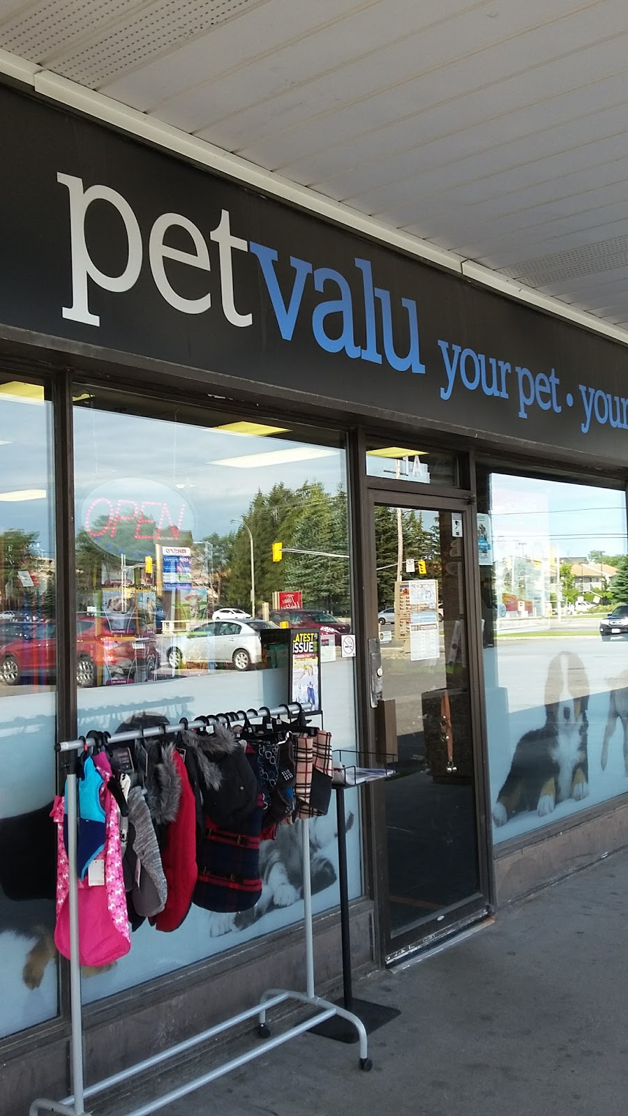 Pet Valu | 250 Greenbank Rd, Nepean, ON K2H 8X4, Canada | Phone: (613) 820-5915