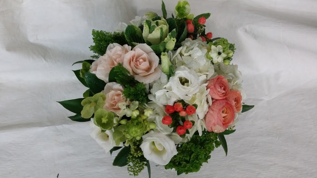 Tom’s Florist | 572 Eglinton Ave W, Toronto, ON M5N 1B7, Canada | Phone: (647) 352-9188