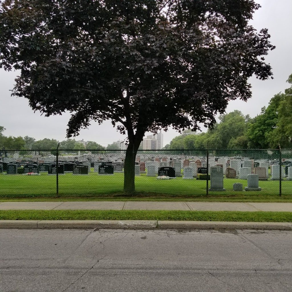 Bathurst Lawn Memorial Park | 6033 Bathurst St, North York, ON M2R 1Z3, Canada | Phone: (416) 223-1373