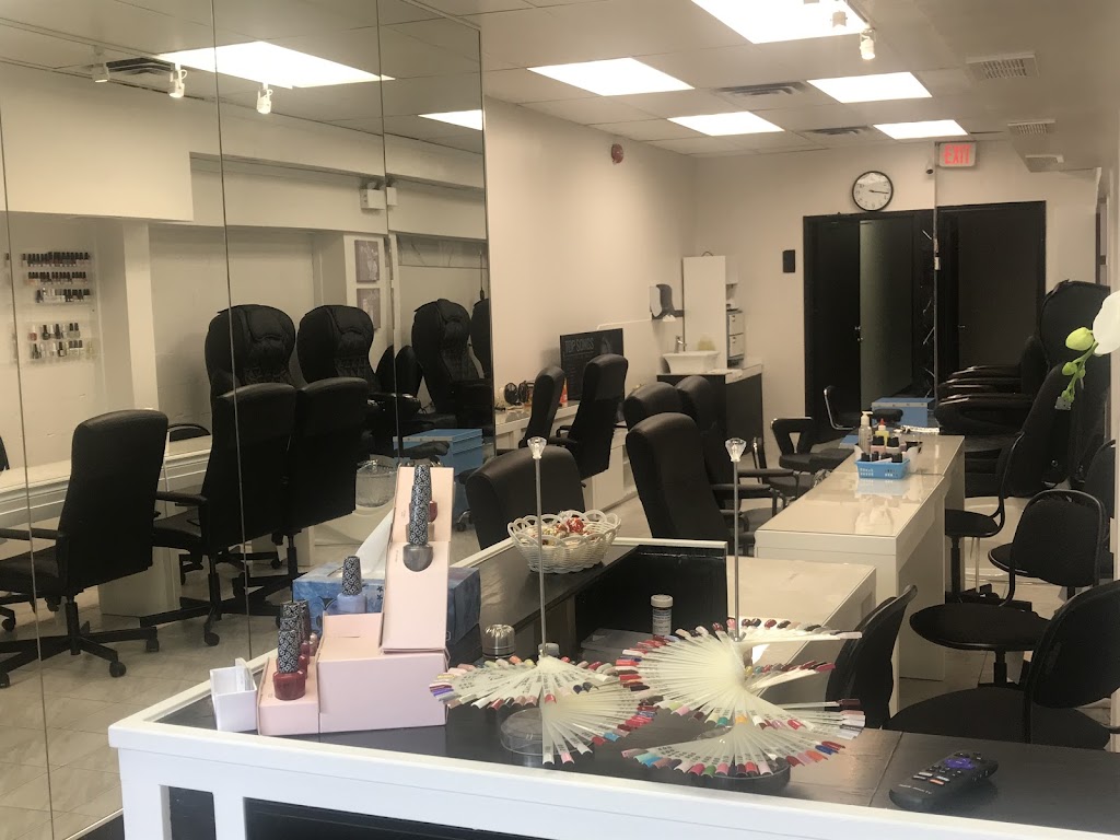 Charlotte Nail Spa | 590 Gerrard St E, Toronto, ON M4M 1Y3, Canada | Phone: (416) 466-8080