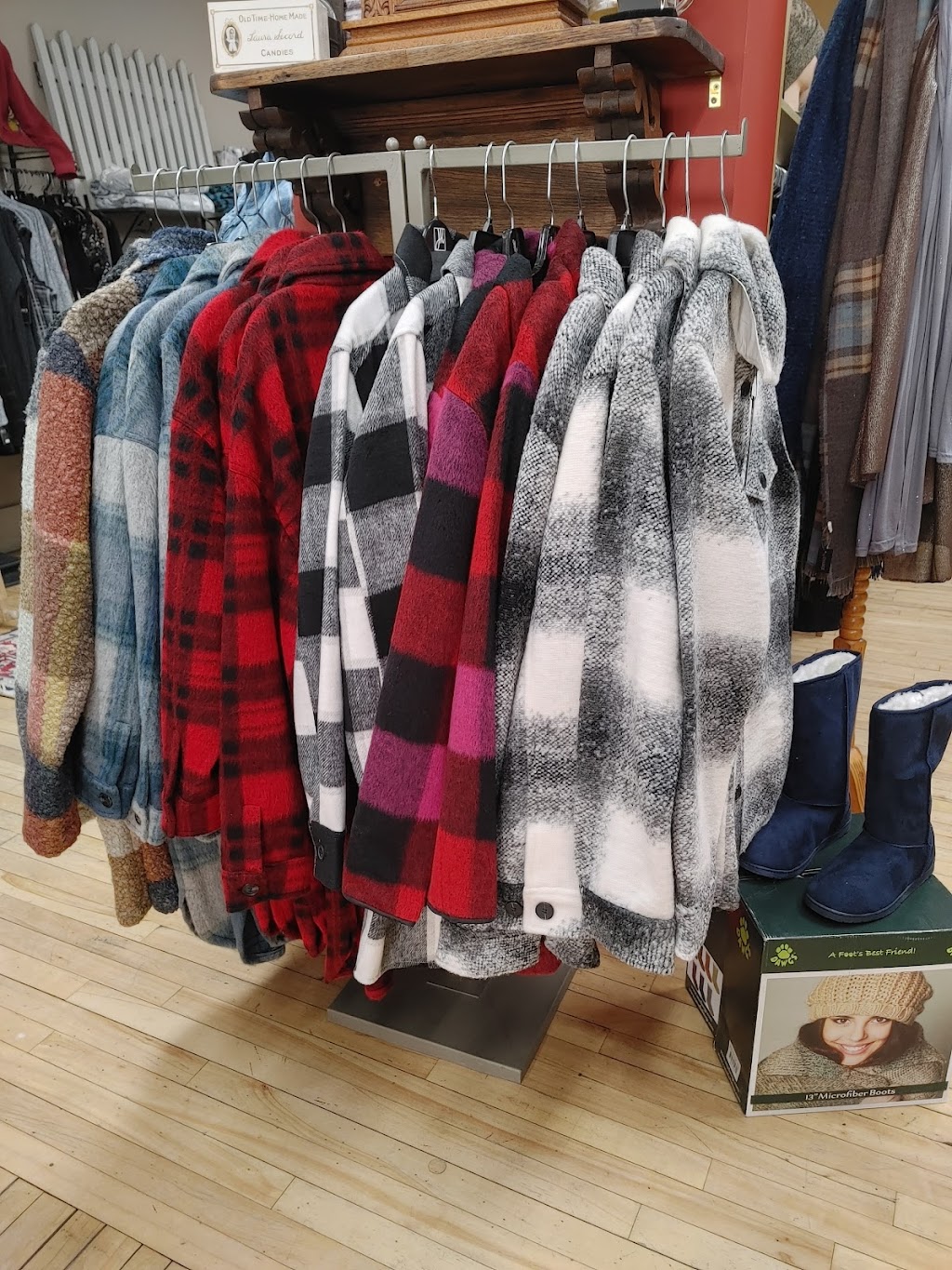 Octobers Clothing Store | 8 Dundas St E, Napanee, ON K7R 1H6, Canada | Phone: (613) 354-0043