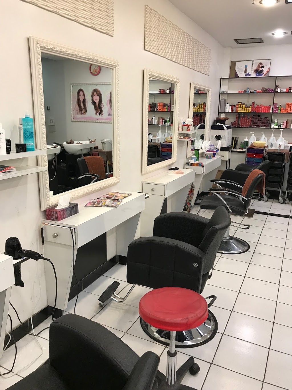 Tara Cuts | 210 Coronation Dr, Scarborough, ON M1E 2J2, Canada | Phone: (647) 297-0474