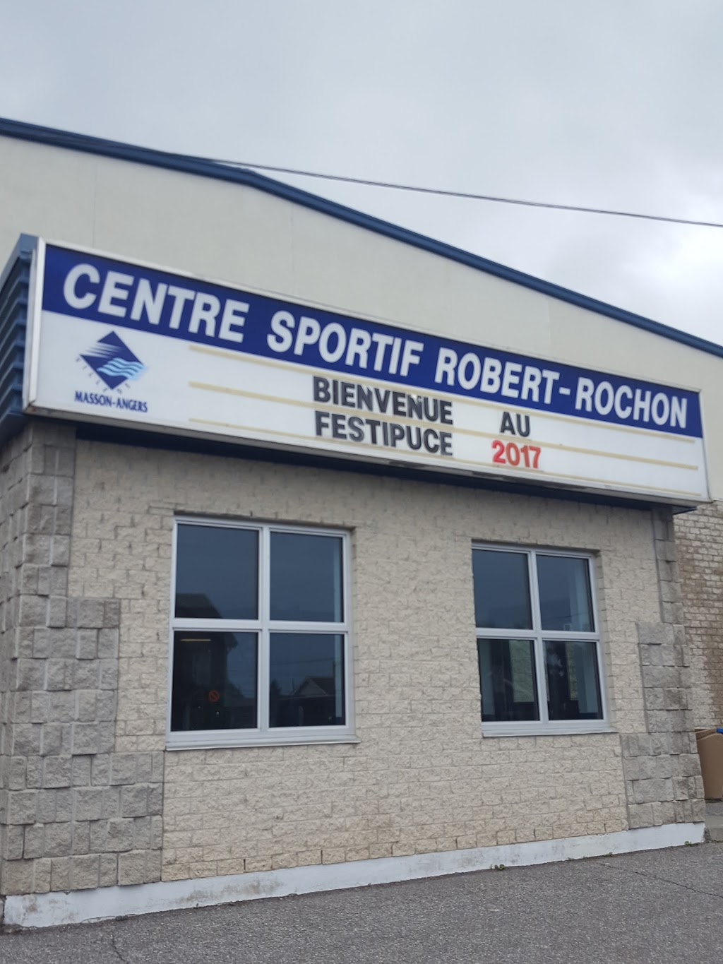 Centre sportif Robert-Rochon | 97 Rue de lAréna, Gatineau, QC J8M 1C8, Canada | Phone: (819) 595-7700