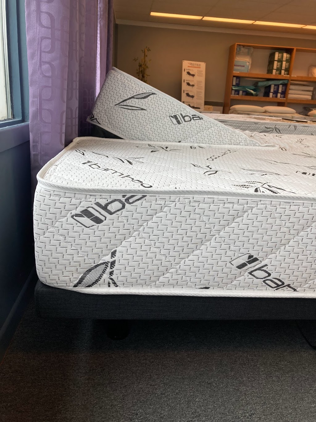 Matelas Lion dOr | 3229 Boulevard St Jean Baptiste, Chicoutimi, QC G7H 7V5, Canada | Phone: (418) 549-5466