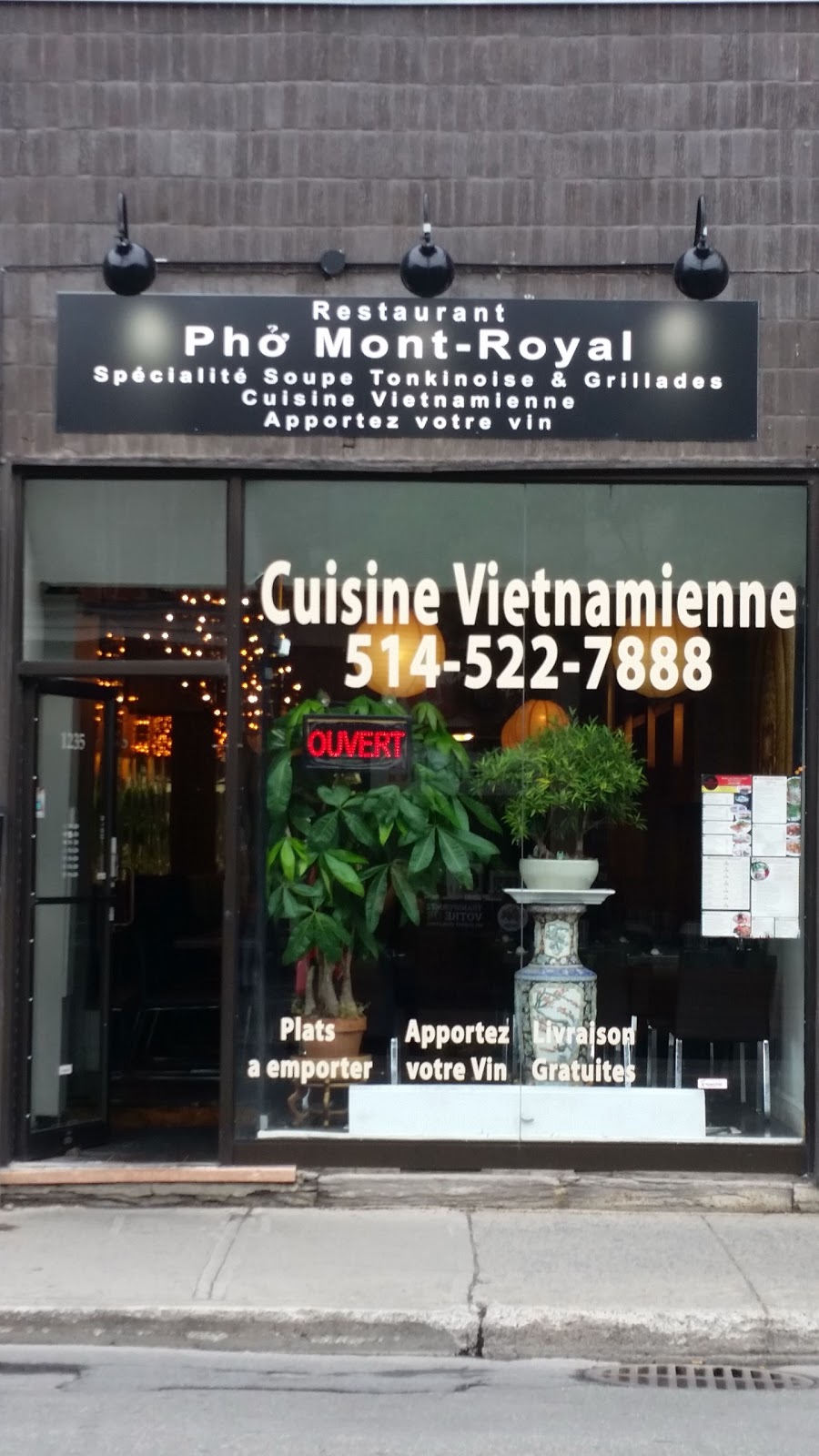 Phở Mont-Royal | 1235 Avenue du Mont-Royal E, Montréal, QC H2J 1Y2, Canada | Phone: (514) 522-7888