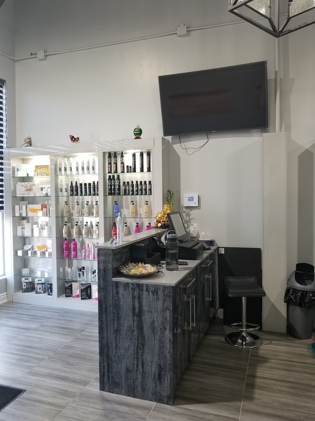 Bblunt- Best Beauty Salon in Brampton | 230 Wanless Dr #8, Brampton, ON L7A 0X1, Canada | Phone: (905) 970-0026