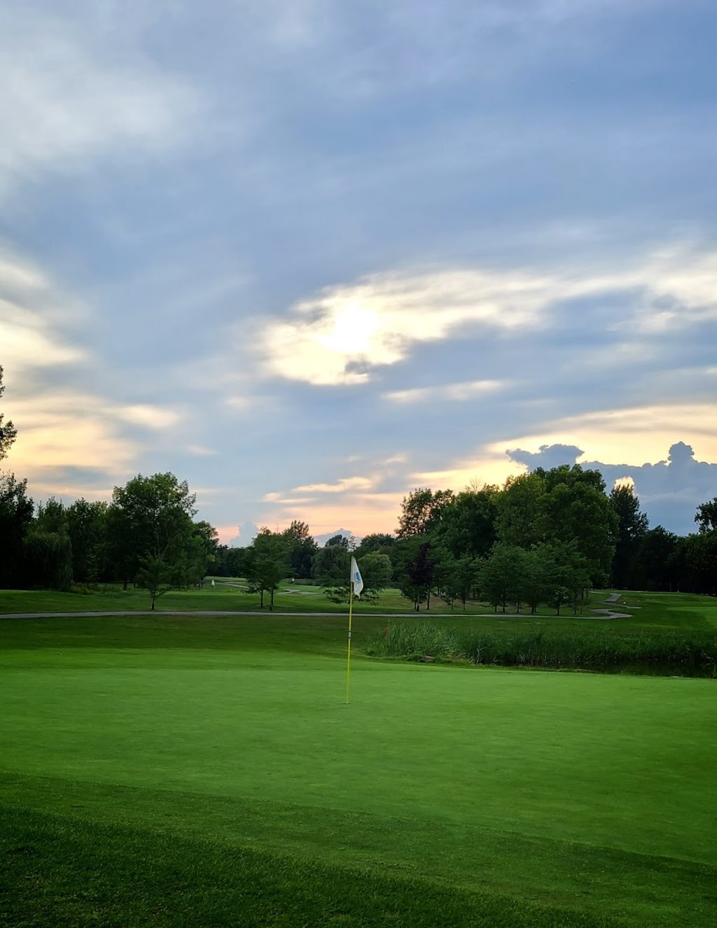 Club De Golf Atlantide Inc | 2201 Bd Don-Quichotte, Notre-Dame-de-lÎle-Perrot, QC J7V 7P2, Canada | Phone: (514) 425-2000