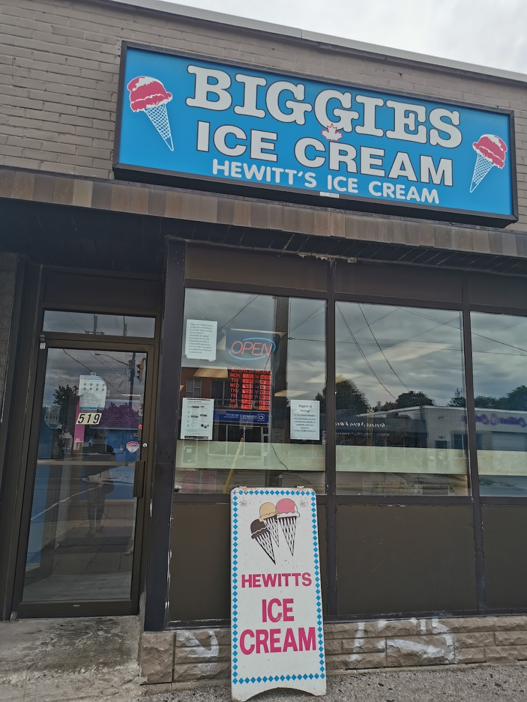 Biggies Ice Cream | 519 Upper Sherman Ave, Hamilton, ON L8V 3L9, Canada | Phone: (289) 755-2244