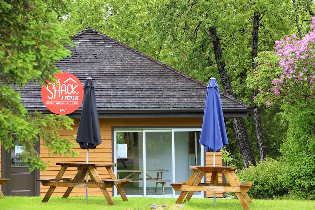 Le Shack à Pétaque | 95 Rue Saint-George, Chambord, QC G0W 1G0, Canada | Phone: (418) 275-3132