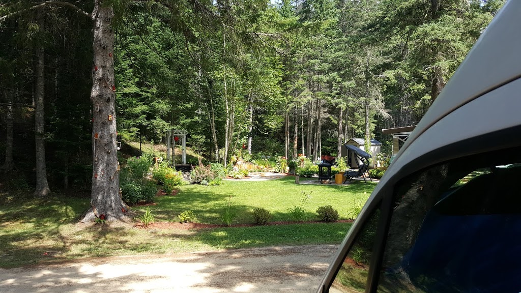Camping Manoir Lac Caché | 2000 Rang du Lac Caché, Saint-Alexis-des-Monts, QC J0K 1V0, Canada | Phone: (855) 265-2201