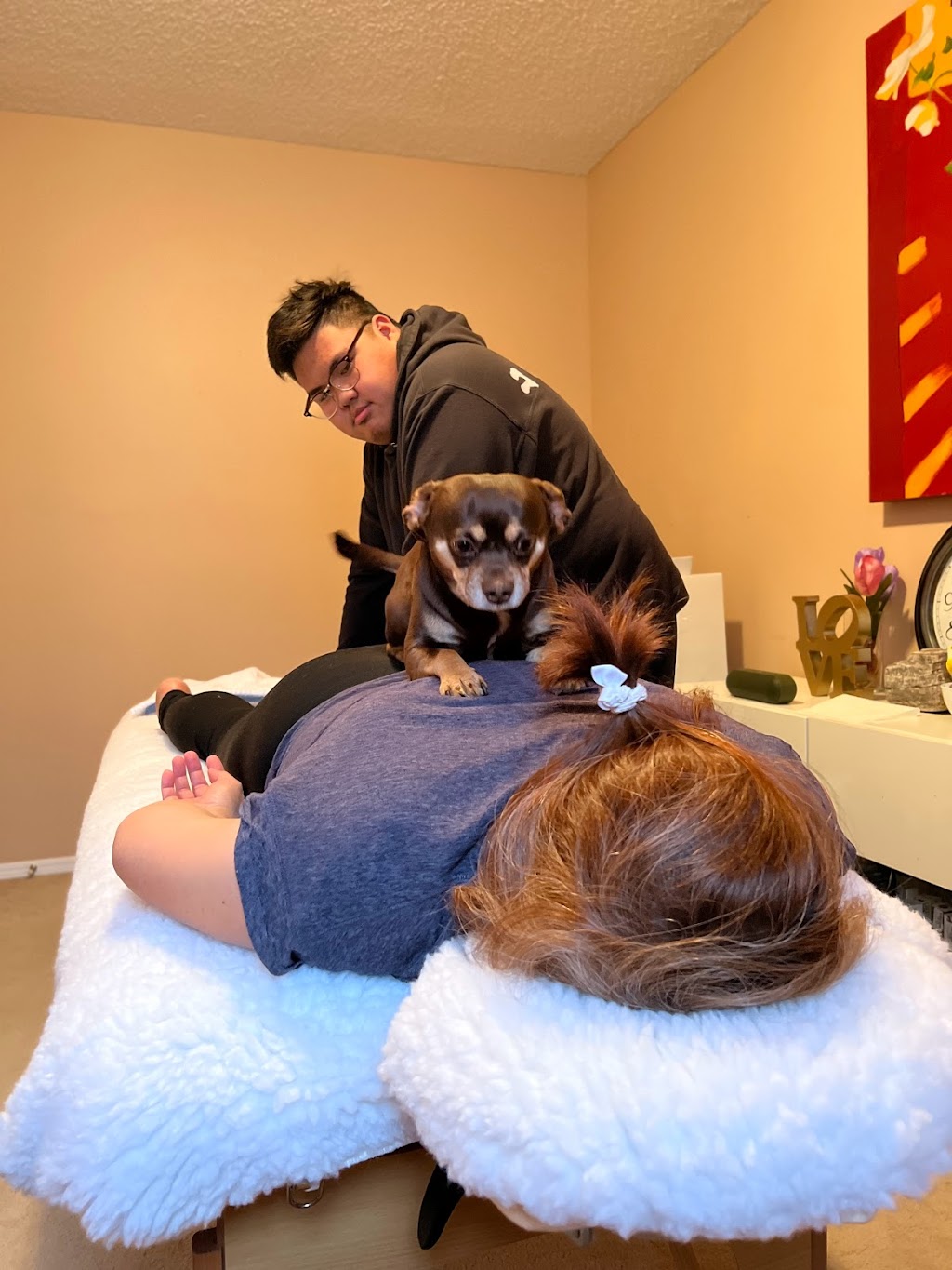 Calm Waves Therapeutic Massage and Wellness | 1120 48 St NW, Edmonton, AB T6L 4C4, Canada | Phone: (587) 597-1667