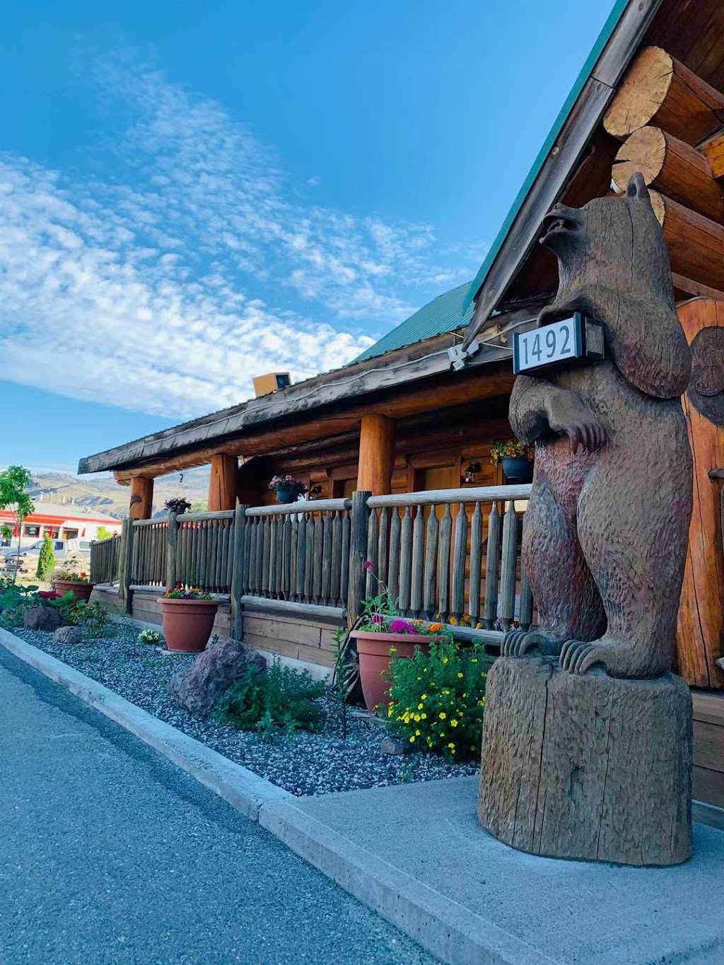 Bears Claw Lodge - Cache Creek | 1492 BC-97, Cache Creek, BC V0K 1H0, Canada | Phone: (250) 457-9705