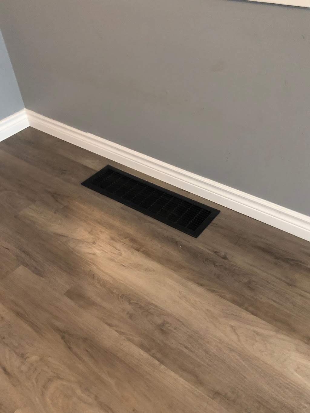 FLAWLESS FLOORING | 1421 Noel Ct, Oshawa, ON L1J 8A7, Canada | Phone: (905) 926-4441