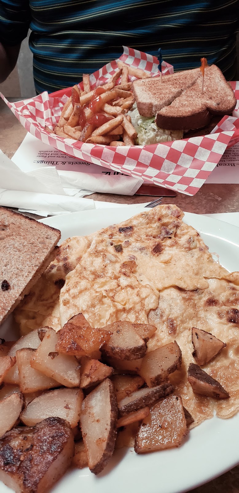 Spill The Beanz | 12 Peterson Rd, Northbrook, ON K0H 2G0, Canada | Phone: (613) 336-3385