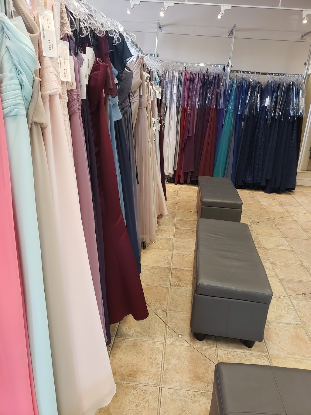 Sophies Gown Shoppe | 1780 King St E, Kitchener, ON N2G 2P1, Canada | Phone: (519) 745-8545