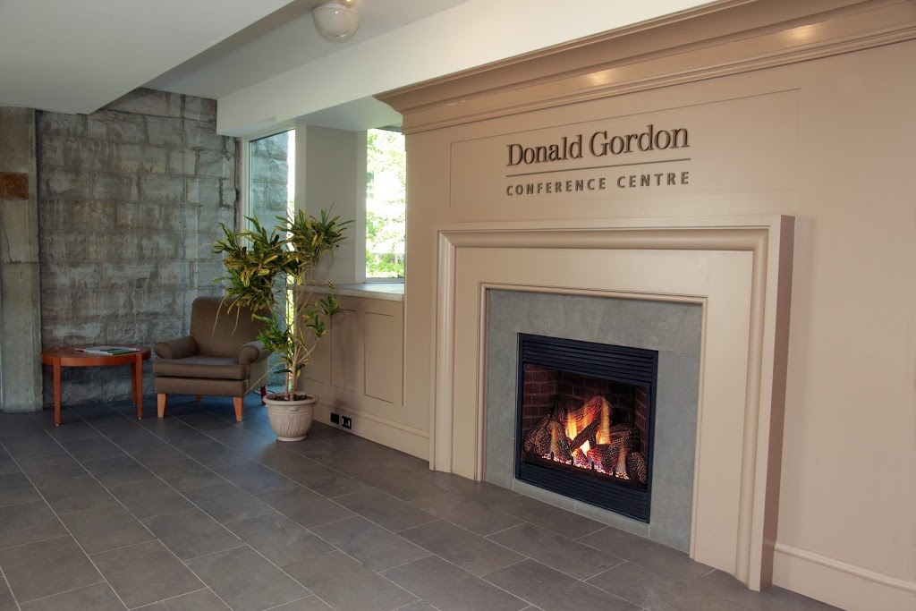 Donald Gordon Hotel and Conference Centre | 421 Union St, Kingston, ON K7L 3N6, Canada | Phone: (613) 533-2221