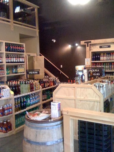 Government Street Liquor Store & Wine Shoppe | 1173 Government St, Penticton, BC V2A 4V3, Canada | Phone: (778) 476-5646