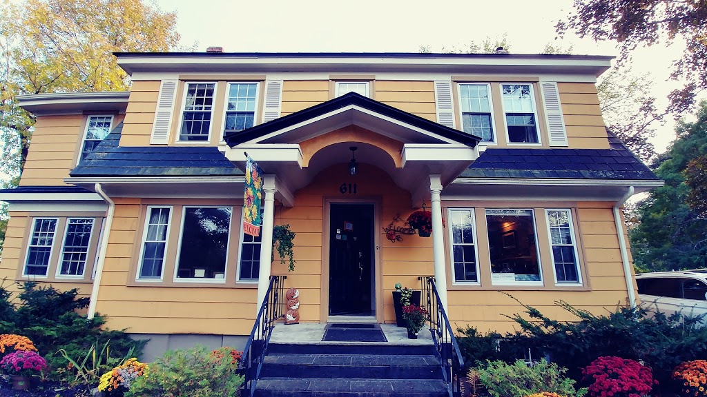 Stella Rose B & B | 611 Main St, Wolfville, NS B4P 1G1, Canada | Phone: (902) 697-2368