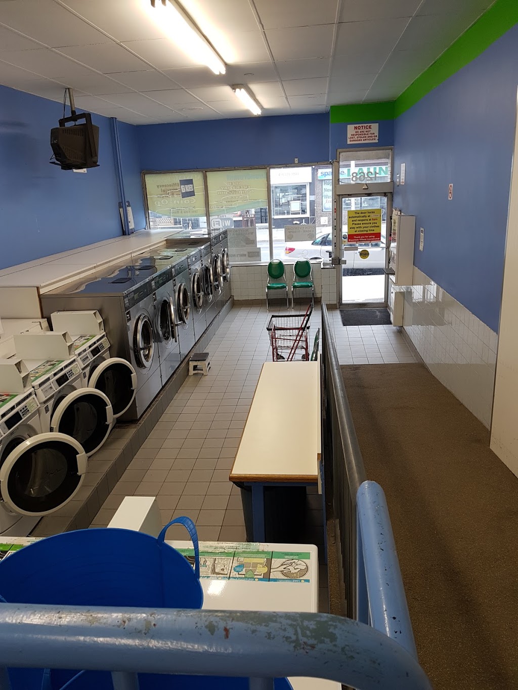 Bloordale Laundromat | 1268 Bloor St W, Toronto, ON M6H 1N8, Canada | Phone: (647) 456-8965