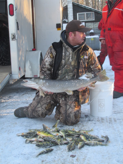 Caseys Fish Huts on Lake Simcoe | 81 Clovelly Cove, Cannington, ON L0E 1E0, Canada | Phone: (705) 437-1560