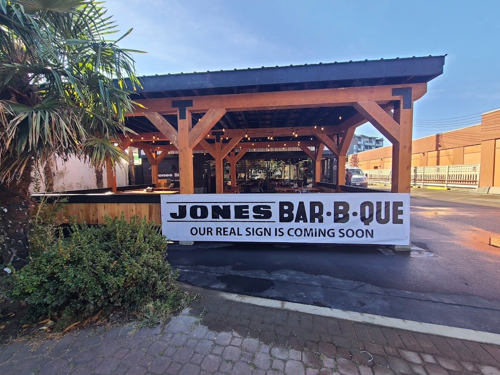 Jones Bar B Que Langford | 731 Goldstream Ave, Victoria, BC V9B 2X4, Canada | Phone: (250) 590-1581