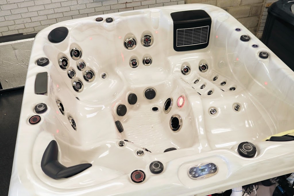 Hot Tubs Ottawa Inc. | behind RND Construction, 675 Industrial Ave, Ottawa, ON K1G 0Z1, Canada | Phone: (613) 276-7504