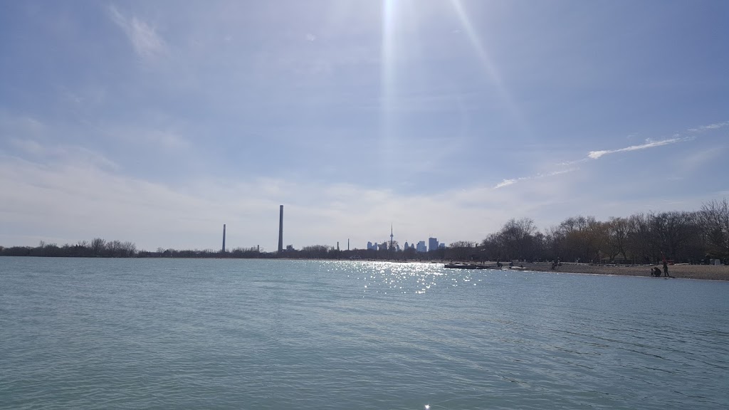 Toronto Beach Kayak | Kew Beach Ave, Toronto, ON M4E 1A5, Canada | Phone: (416) 629-6040