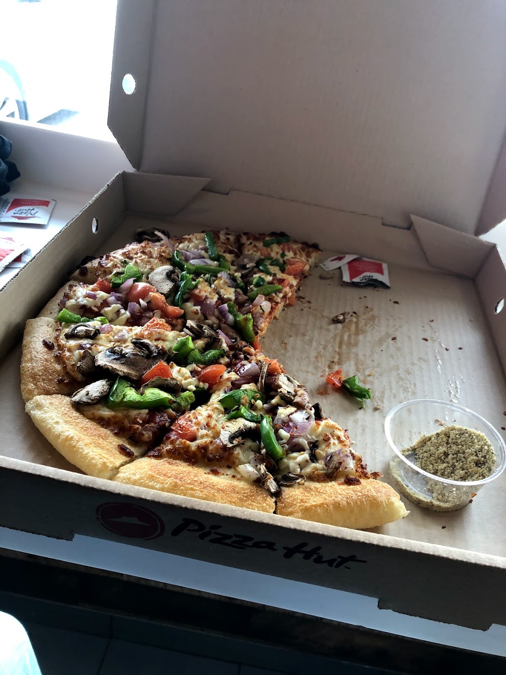 Pizza Hut | 1206 Simcoe St N, Oshawa, ON L1G 4W9, Canada | Phone: (905) 571-1300