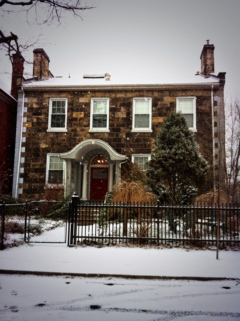 Hamilton Guesthouse | 158 Mary St, Hamilton, ON L8L 4V8, Canada | Phone: (289) 440-8035