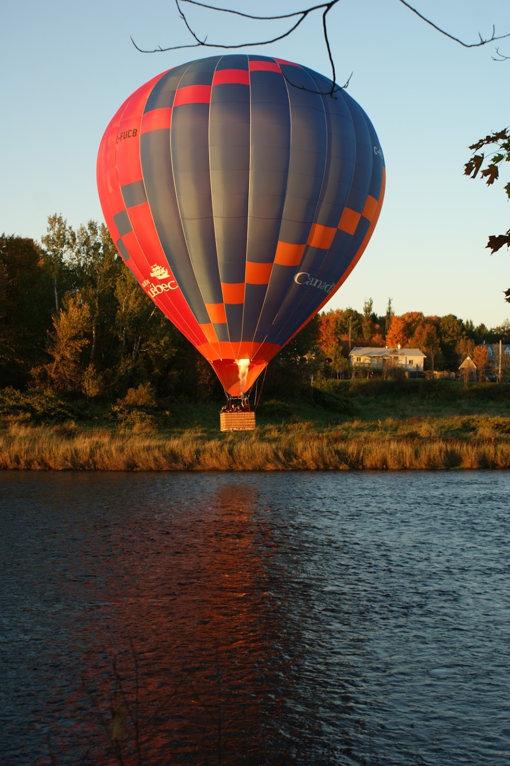 Montréal montgolfière | 73 Rue du Château, Saint-Jean-sur-Richelieu, QC J2W 1V4, Canada | Phone: (514) 791-6659