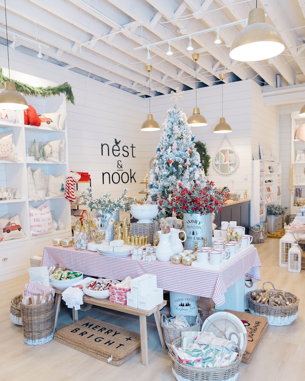 Nest & Nook | 2387 Beacon Ave, Sidney, BC V8L 1W9, Canada | Phone: (778) 351-2225