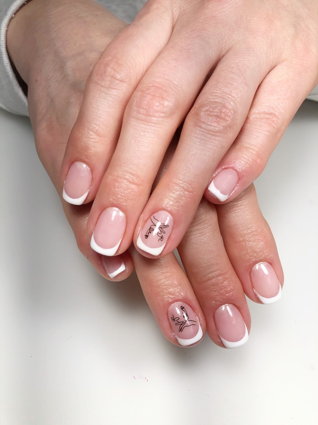 Alinas Gel Bar | 947 Cole St, Innisfil, ON L9S 0J9, Canada | Phone: (647) 994-0950