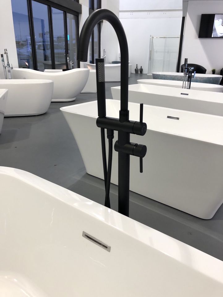 Salle de bain Voda | 2134 Rue Léger, LaSalle, QC H8N 2L8, Canada | Phone: (514) 296-2015