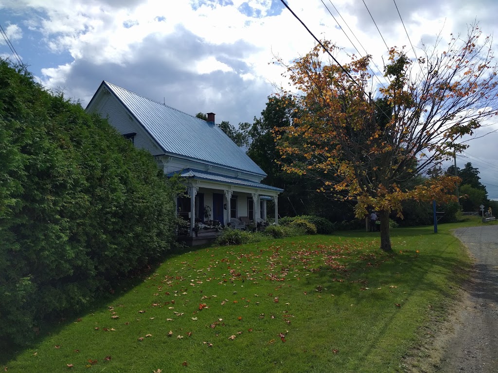 Ferme Gagne Magog Inc. | 150 Chem. des Pères, Magog, QC J1X 5R9, Canada | Phone: (819) 843-7874