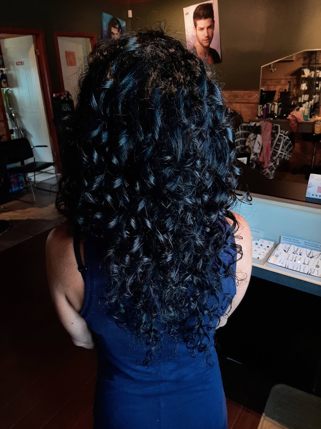 LArt de la coiffure | 300 Rue Benoît, Saint-Amable, QC J0L 1N0, Canada | Phone: (450) 733-3300