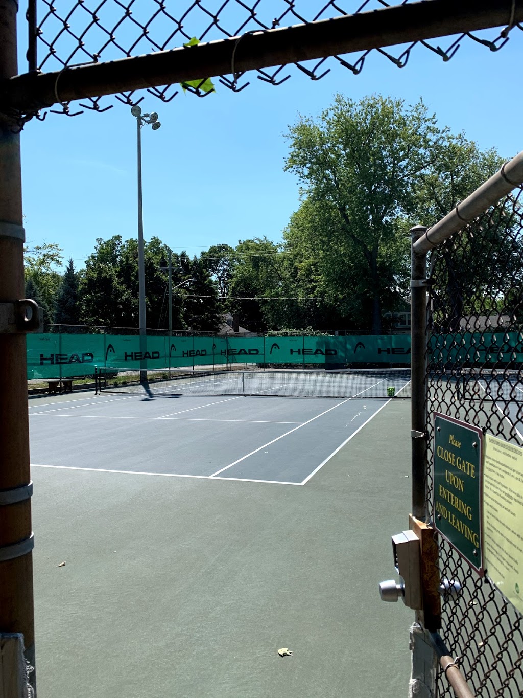 Wallace Park Tennis Club | 245 Reynolds St, Oakville, ON L6J 6L2, Canada | Phone: (905) 845-7649