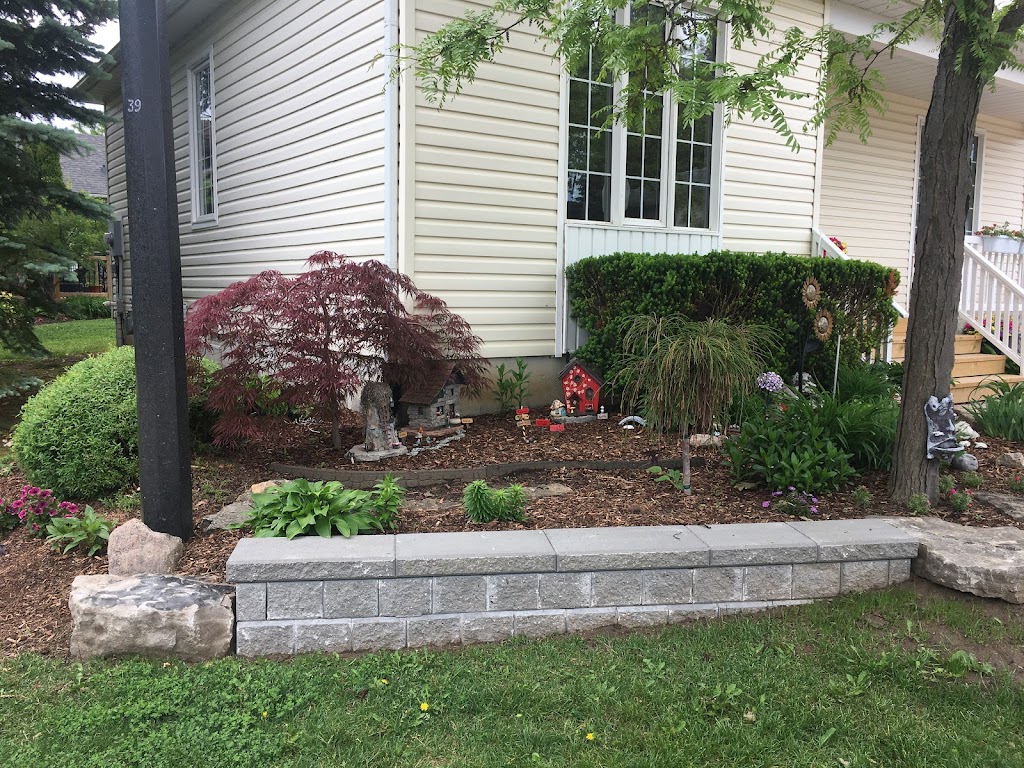 Munts Landscaping | 9752 York Rd, Canfield, ON N0A 1C0, Canada | Phone: (905) 537-3195