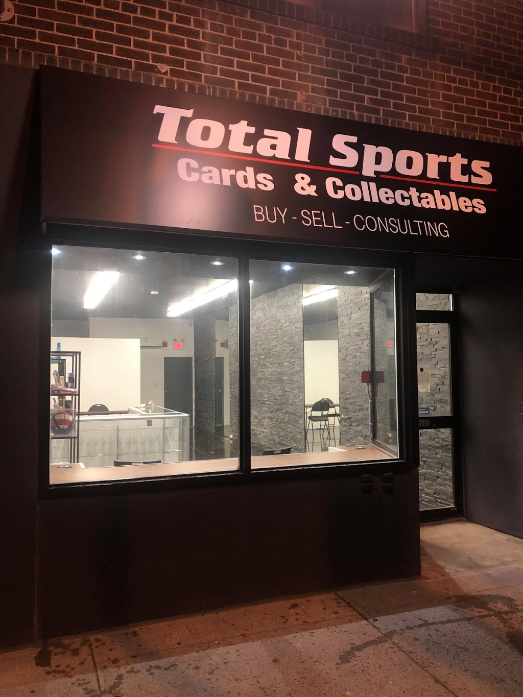 Total Sports Cards & Collectables | 3505 Lake Shore Blvd W, Etobicoke, ON M8W 1N5, Canada | Phone: (905) 808-4560