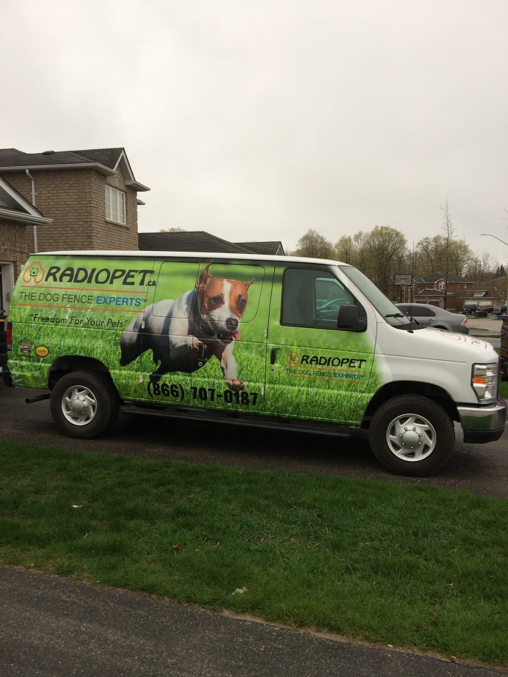 RadioPet Hidden Dog Fencing | 45 McLeod Dr, Aurora, ON L4G 5E9, Canada | Phone: (705) 720-4222