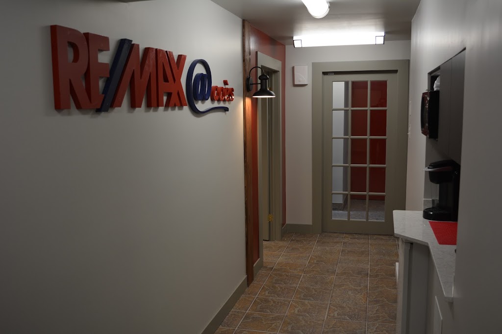 RE/MAX Accès | 309 Bd Frontenac O, Thetford Mines, QC G6G 6K2, Canada | Phone: (418) 338-6161