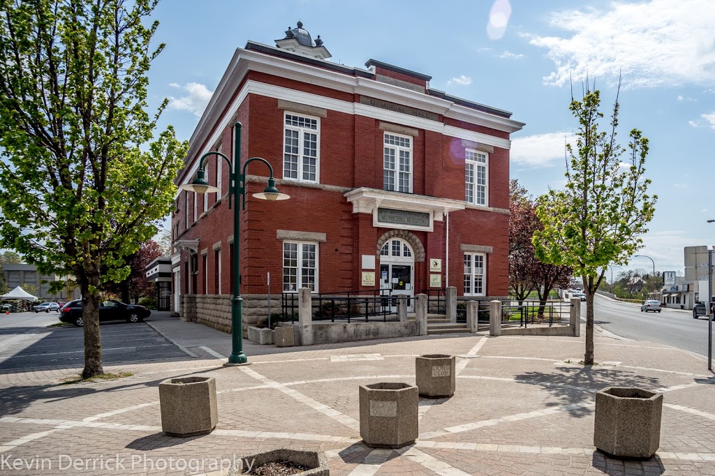 Selwyn Public Library - Lakefield | 8 Queen St, Lakefield, ON K0L 2H0, Canada | Phone: (705) 652-8623