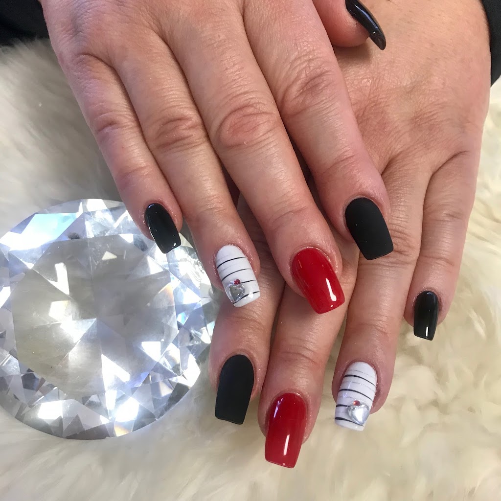 Crystal Nails and Beauty Bar | 560 Copper Creek Dr #3, Markham, ON L6B 0S1, Canada | Phone: (905) 201-5888