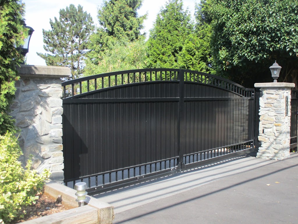 B & L Aluminum Railings & Gates | 5250 185a St Unit #5, Surrey, BC V3S 7A4, Canada | Phone: (604) 575-3005