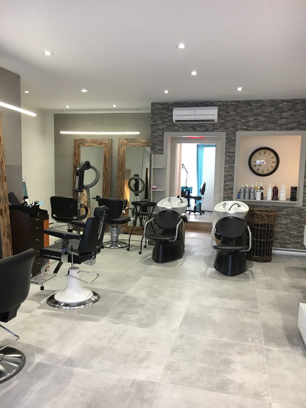 Salon de Beauté Rayon dOr Inc | 213 Rue Jean Juneau, Saint-Augustin-de-Desmaures, QC G3A 2W1, Canada | Phone: (418) 878-4932