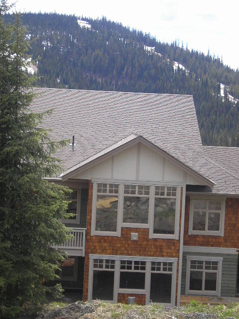 Bearadise at Settlers Crossing | 5015 Valley Drive, Sun Peaks, BC V0E 5N0, Canada | Phone: (604) 671-6862