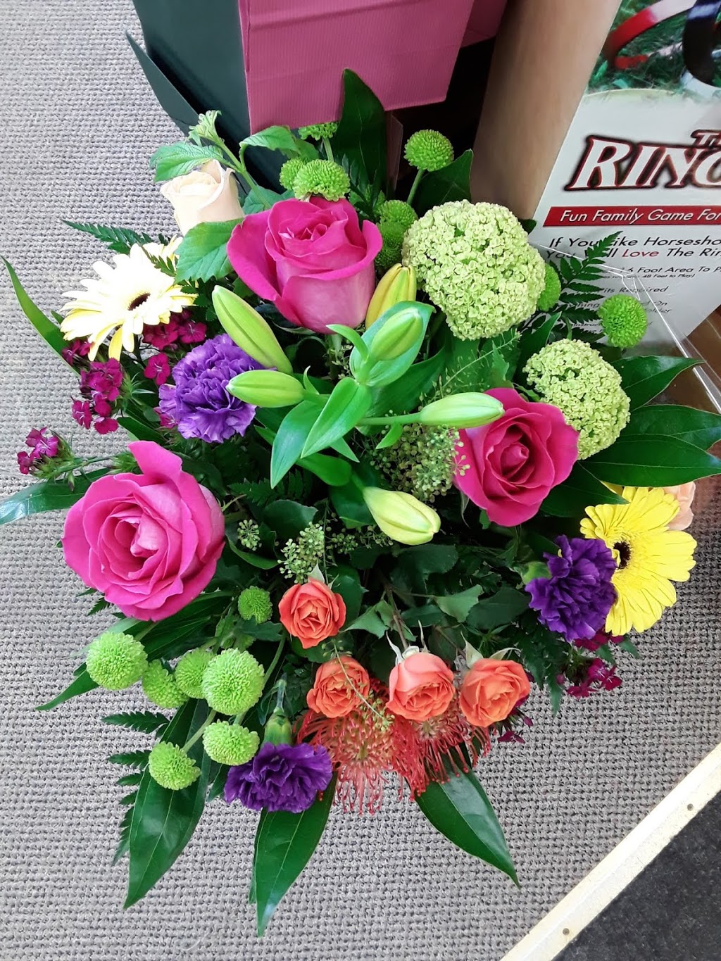 Cottage Country Flowers | 1 King William St #4, Huntsville, ON P1H 1G7, Canada | Phone: (705) 788-1281