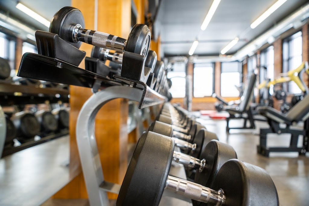 Gym des titans | 720 Bd Saint-Joseph suite 302, Roberval, QC G8H 2L2, Canada | Phone: (418) 275-5288