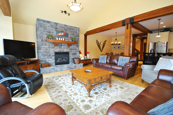 Twin Oaks Chalet | 2463 Fairways Dr, Sun Peaks, BC V0E 5N0, Canada | Phone: (250) 578-6939