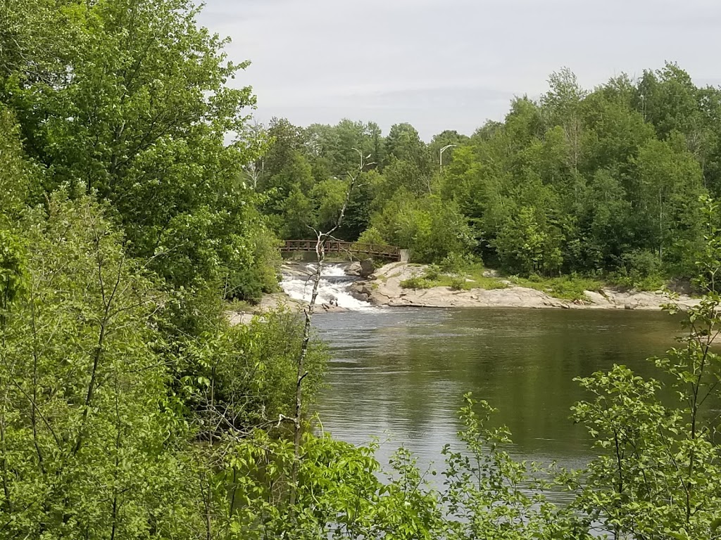 Shawinigan River Linear Park | 2812 Rue Trudel Shawinigan, QC G9N 6T6 Rue Trudel, Shawinigan, QC G9N 6T6, Canada