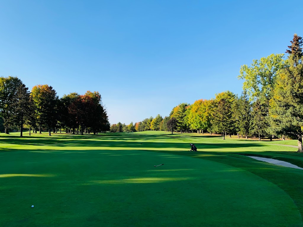 The Royal Montreal Golf Club | 25 Chemin South Ridge, LÎle-Bizard—Sainte-Geneviève, QC H9E 1B3, Canada | Phone: (514) 626-3977